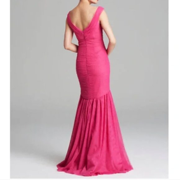 Monique Lhuillier Barbiecore Pink Tulle Double V Mermaid Formal Maxi Gown Size 6 - Picture 3 of 13